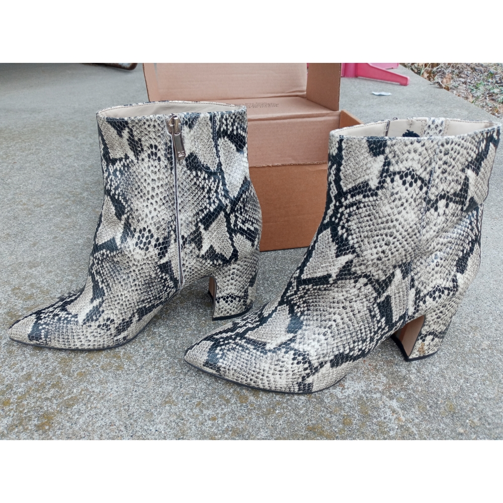 Sam Edelman Like New Snake Print Ankle Boots Booties